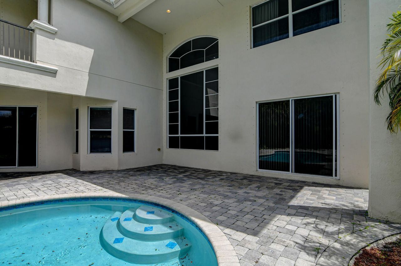 670 Edgebrook Lane, Royal Palm Beach, FL 33411 Photo