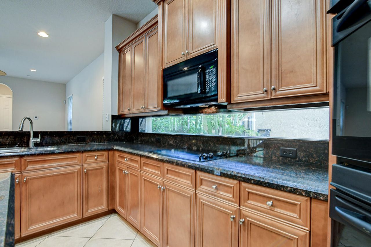 670 Edgebrook Lane, Royal Palm Beach, FL 33411 Photo
