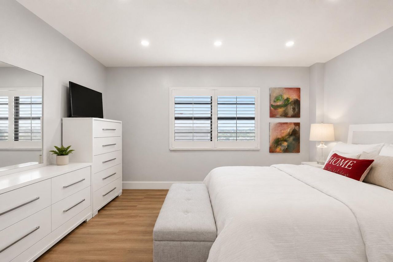 3100 NE 48th Street, Unit 806, Fort Lauderdale, FL 33308 Photo