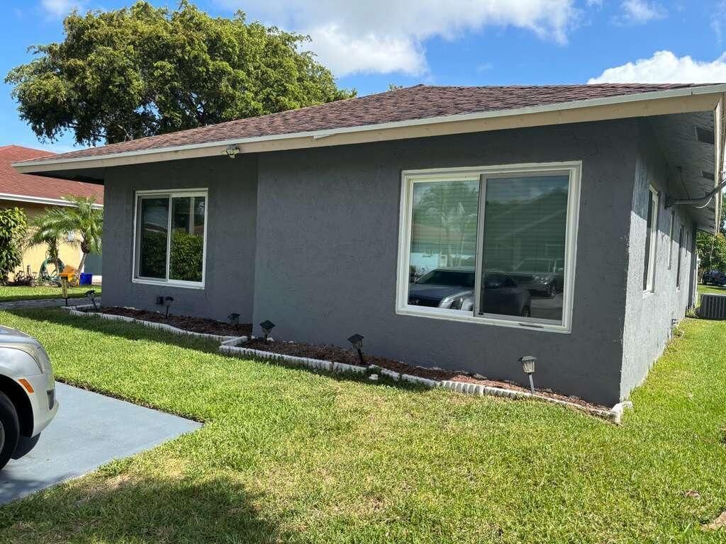 5369 Gene Circle, West Palm Beach, FL 33415 Photo