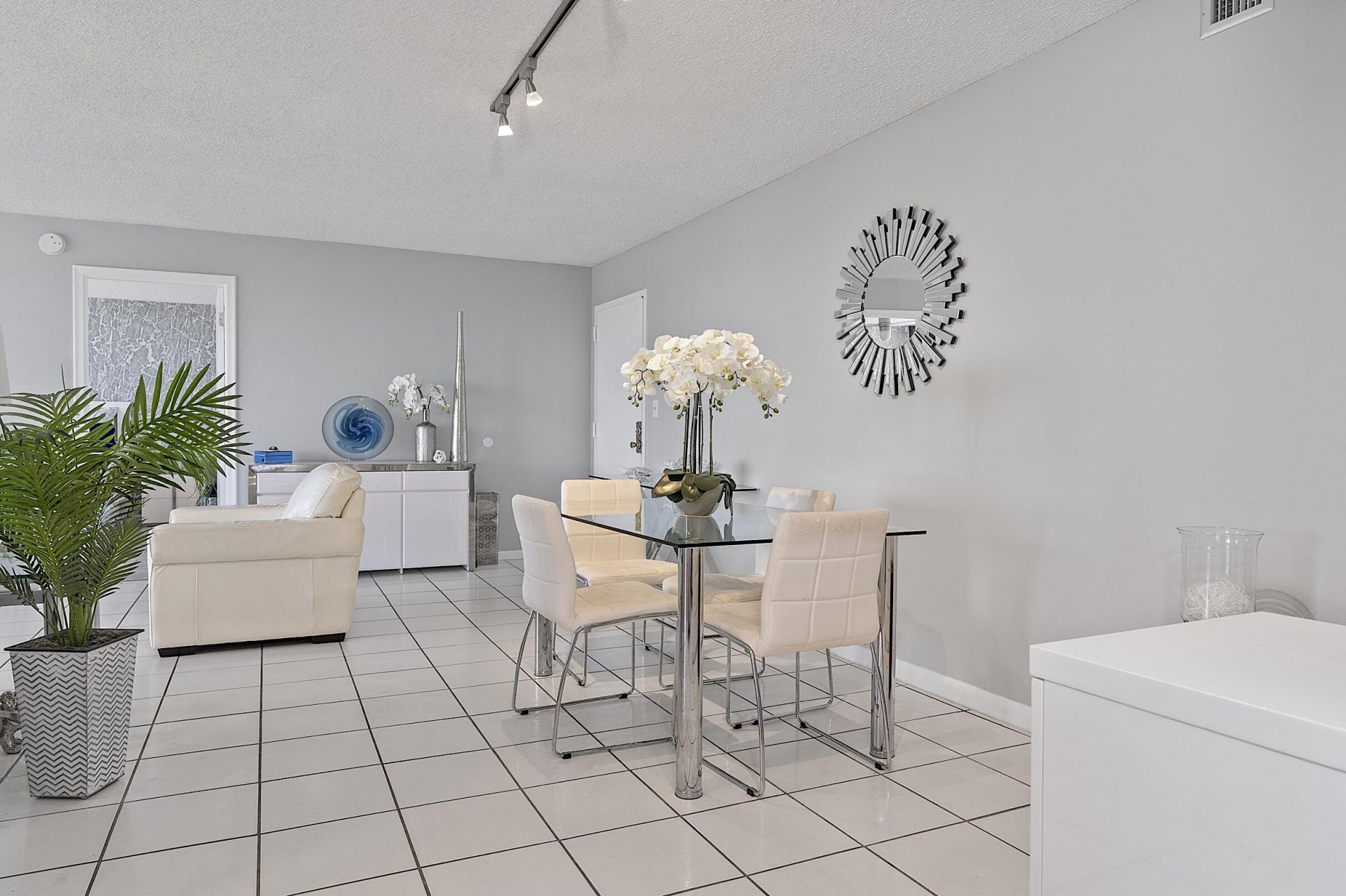 2841 N Ocean Boulevard, Unit 602, Fort Lauderdale, FL 33308 Photo