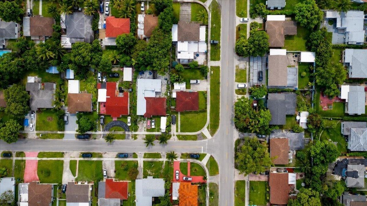 995 NE 156th Terrace, North Miami Beach, FL 33162 Photo