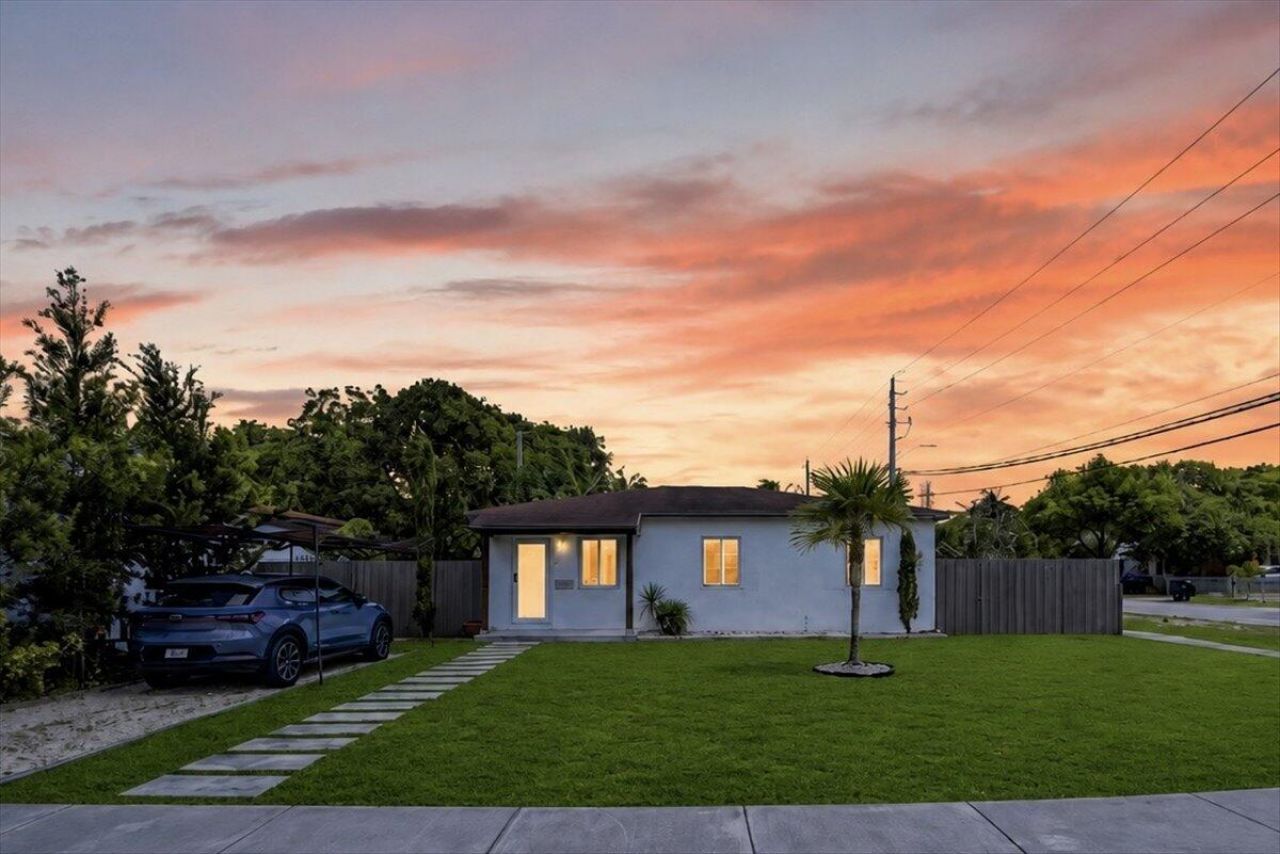 995 NE 156th Terrace, North Miami Beach, FL 33162 Photo
