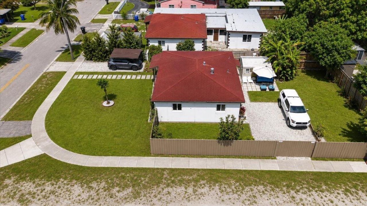 995 NE 156th Terrace, North Miami Beach, FL 33162 Photo