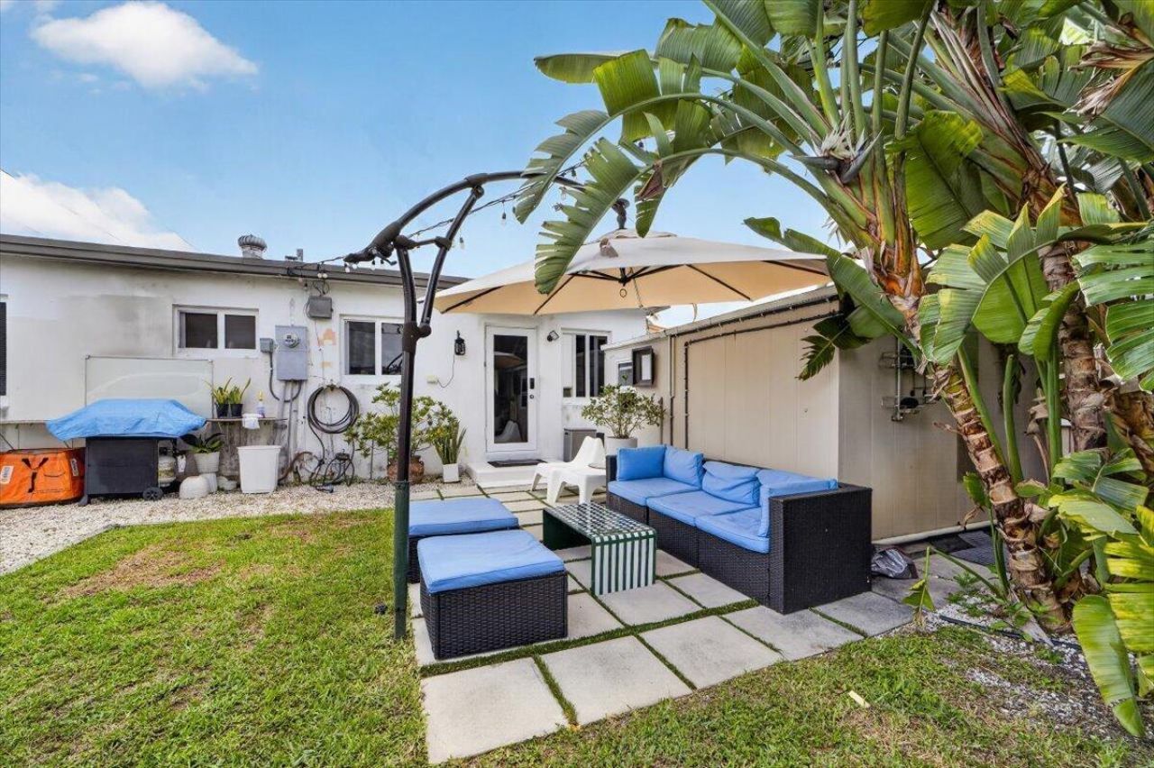 995 NE 156th Terrace, North Miami Beach, FL 33162 Photo