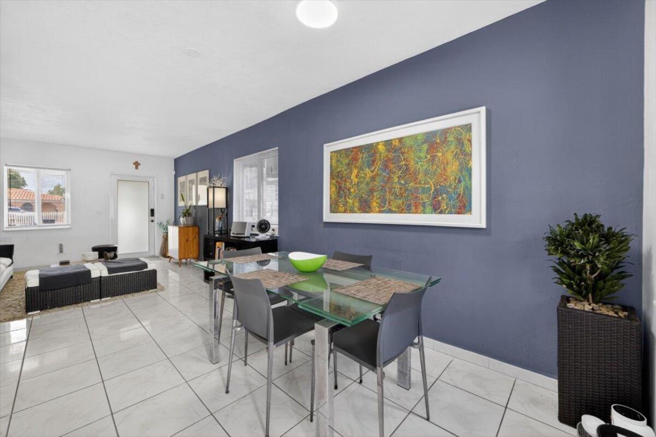 995 NE 156th Terrace, North Miami Beach, FL 33162 Photo