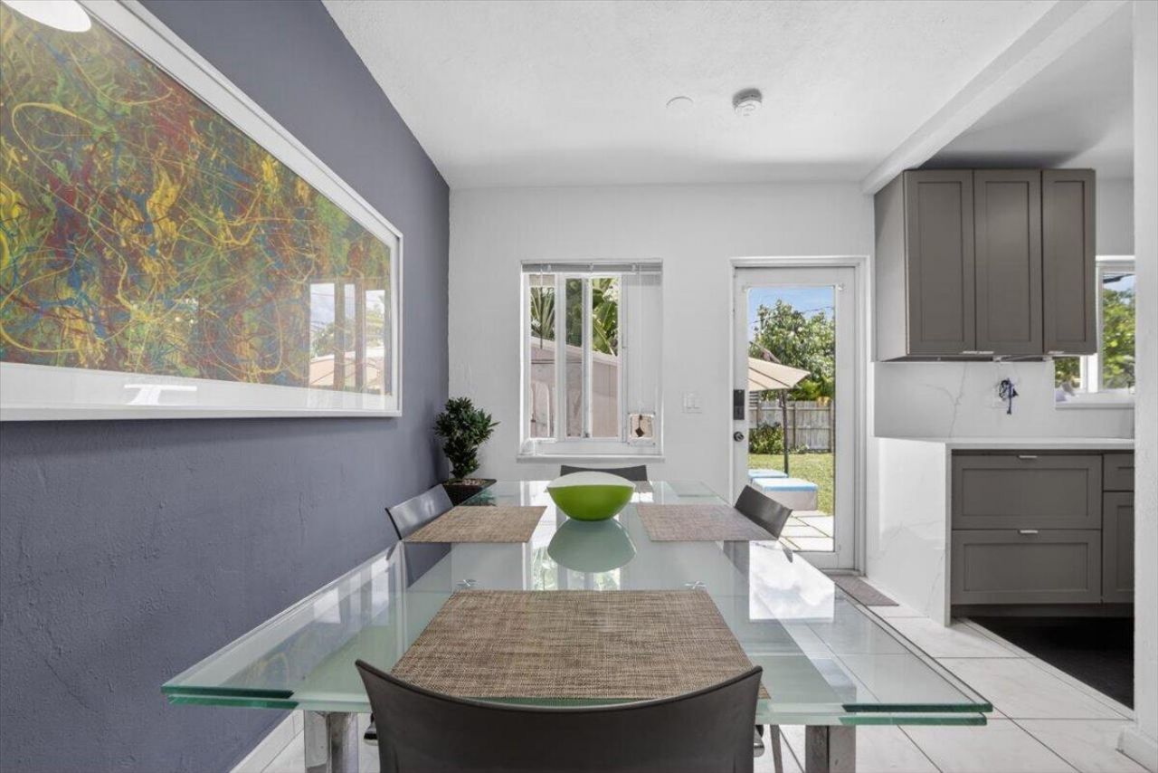995 NE 156th Terrace, North Miami Beach, FL 33162 Photo