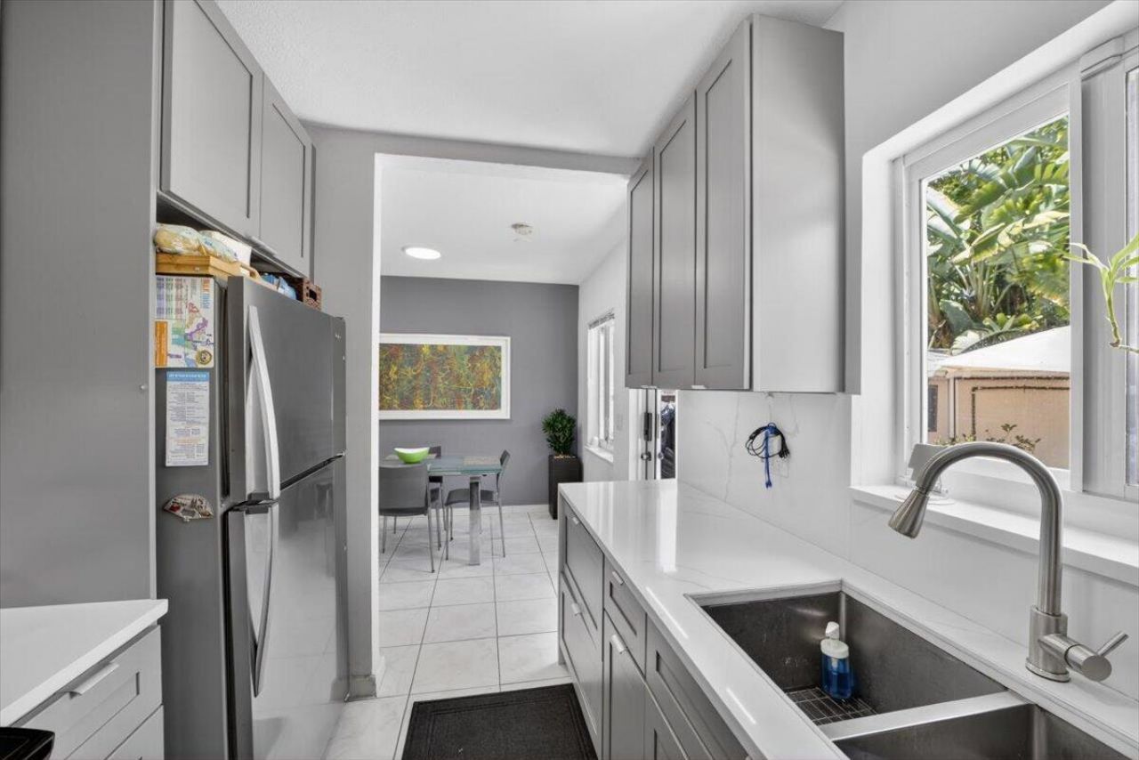 995 NE 156th Terrace, North Miami Beach, FL 33162 Photo