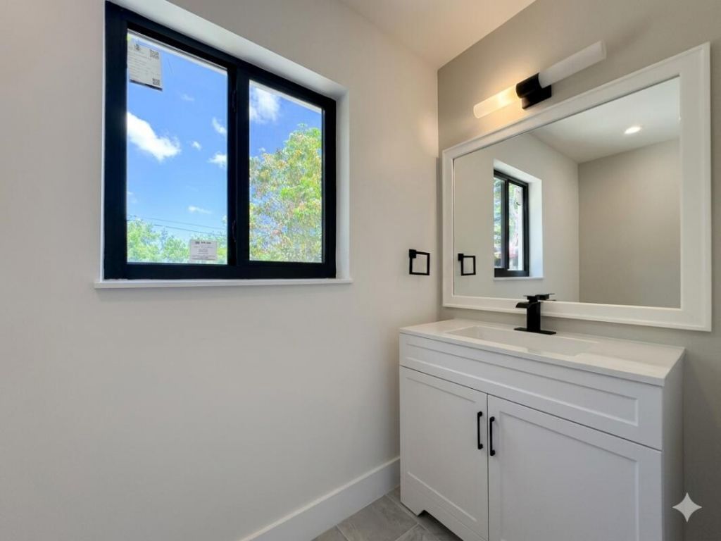 1795 Lauderdale Manor Drive, Fort Lauderdale, FL 33311 Photo