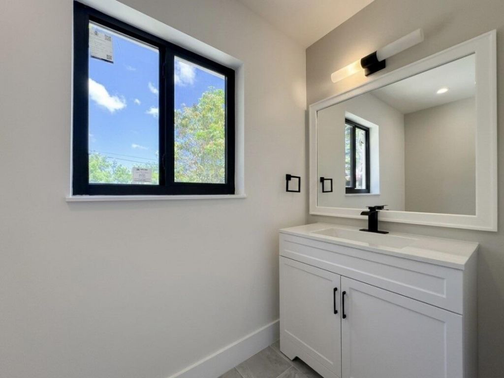 1795 Lauderdale Manor Drive, Fort Lauderdale, FL 33311 Photo