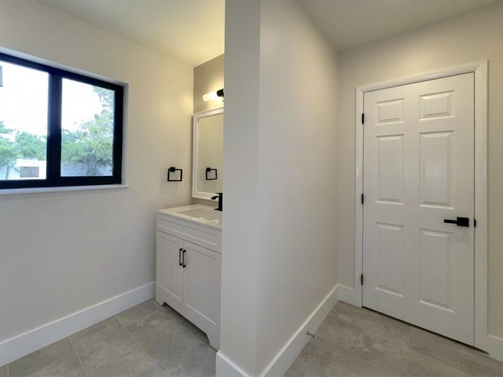 1795 Lauderdale Manor Drive, Fort Lauderdale, FL 33311 Photo