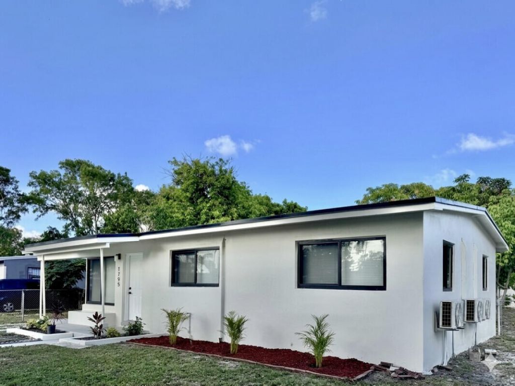 1795 Lauderdale Manor Drive, Fort Lauderdale, FL 33311 Photo