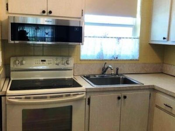 1115 Lake Terrace, Unit 210, Boynton Beach, FL 33426