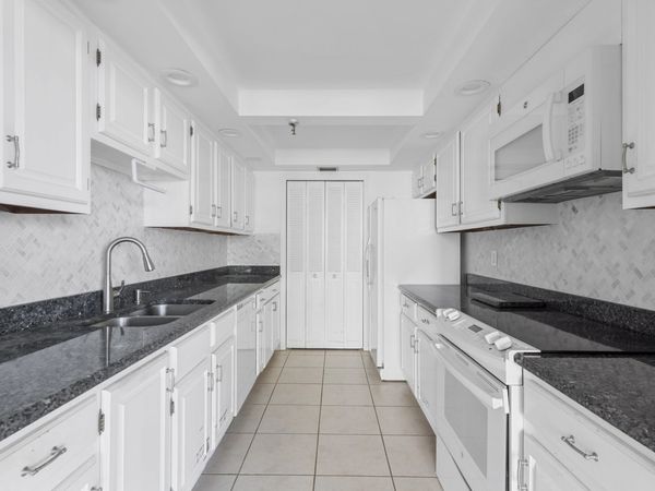859 Jeffery Street, Unit 312, Boca Raton, FL 33487
