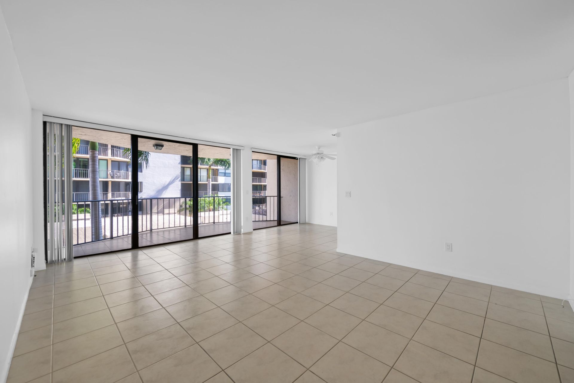 859 Jeffery Street, Unit 312, Boca Raton, FL 33487 Photo