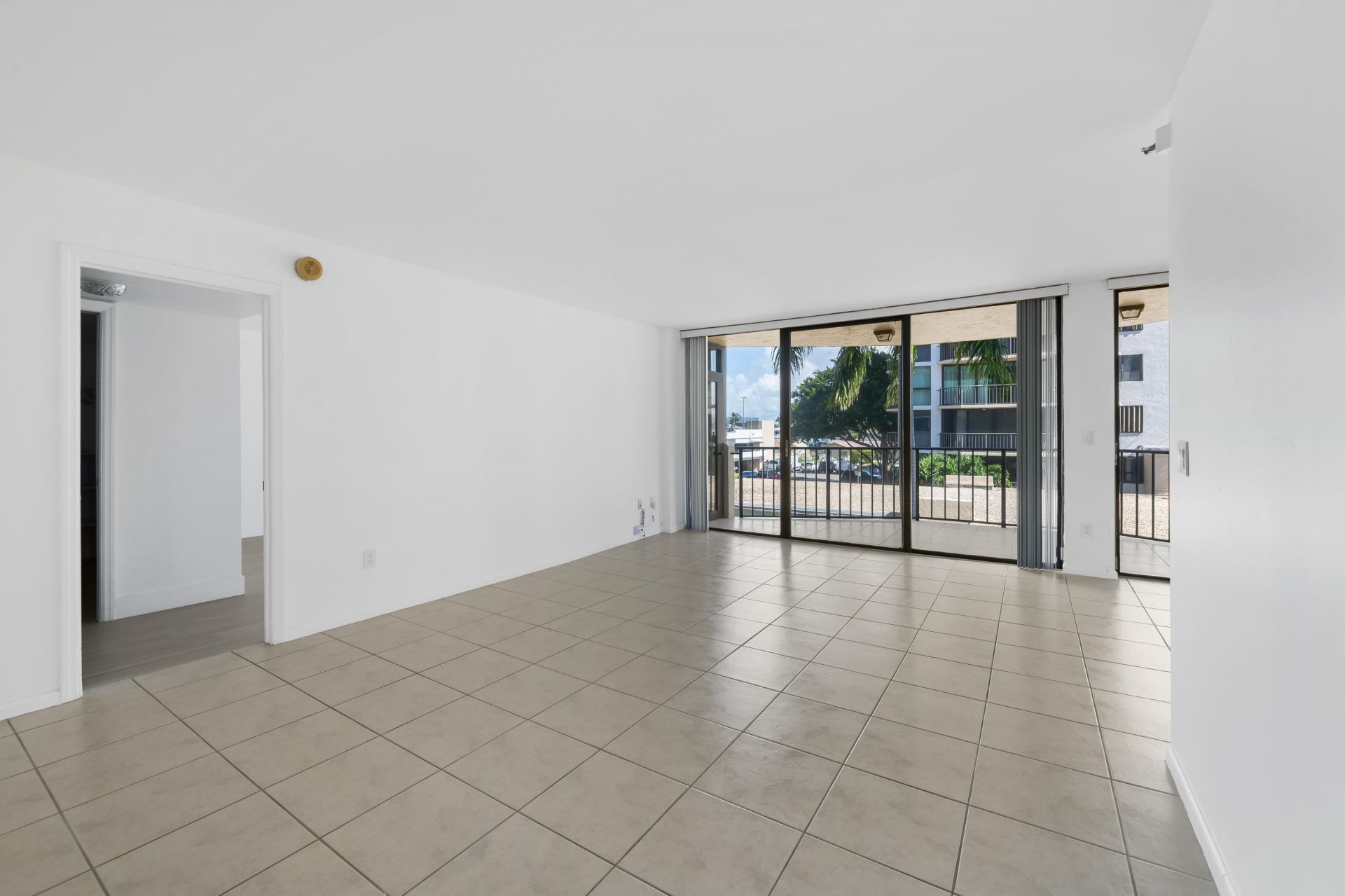 859 Jeffery Street, Unit 312, Boca Raton, FL 33487 Photo