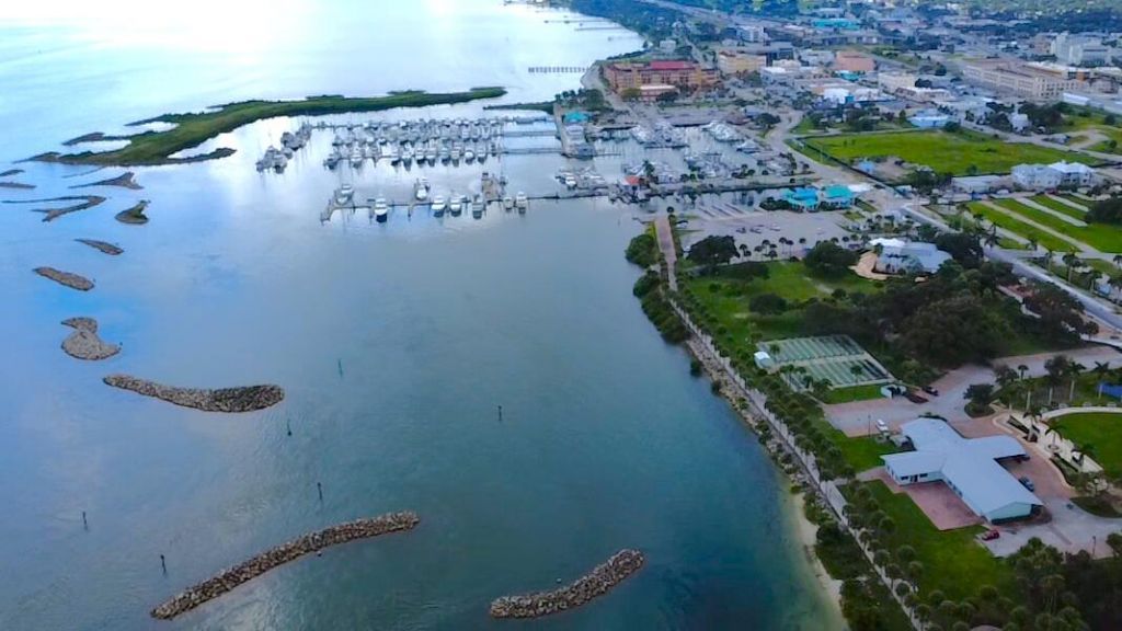 702-708 S Ocean Drive, Hutchinson Island, FL 34949 Photo
