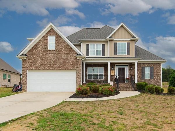 7614 Sir William Drive, Kernersville, NC 27284