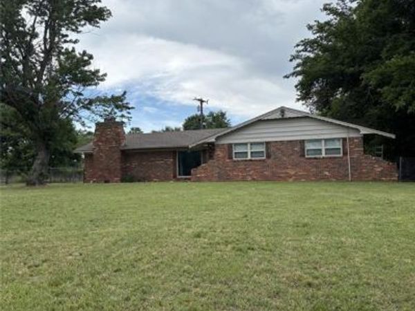 808 S Rush Avenue, Rush Springs, OK 73082