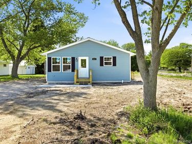 2971 Beach Road, Port Huron Twp, MI 48060
