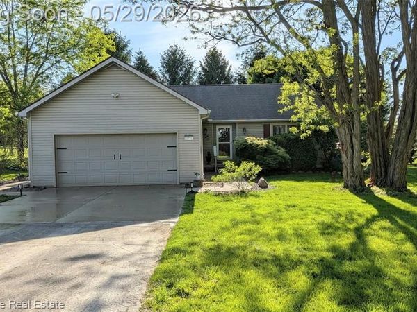 11791 West Lane, Hamburg Twp, MI 48189