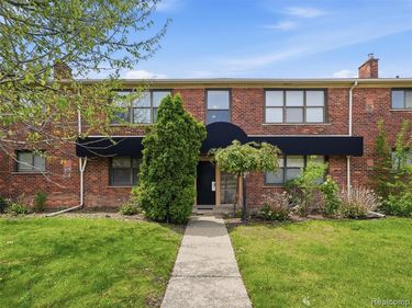 25707 Woodward Avenue, Royal Oak, MI 48067