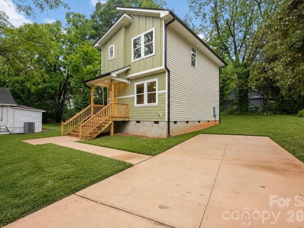 1324 Old Charlotte Road, Statesville, NC 28677