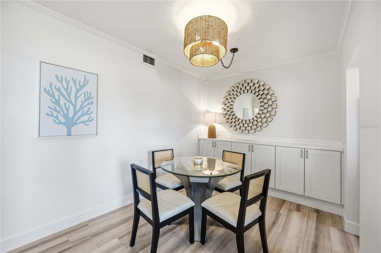 765 John Ringling Boulevard, Unit 5, Sarasota, FL 34236 Photo