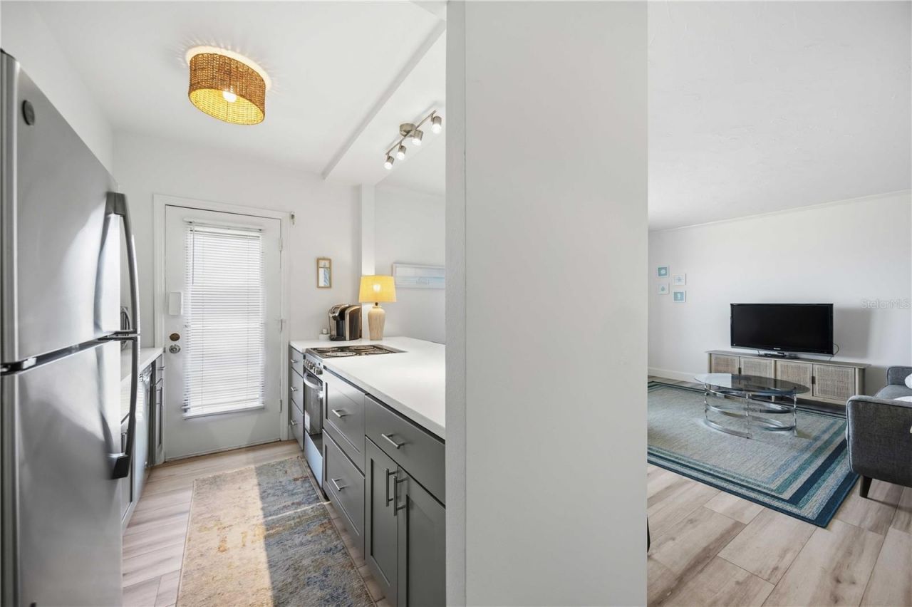 765 John Ringling Boulevard, Unit 5, Sarasota, FL 34236 Photo