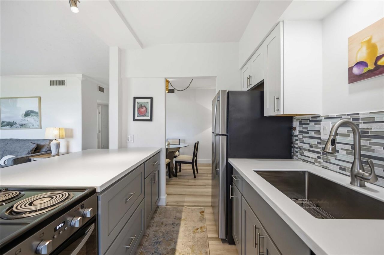 765 John Ringling Boulevard, Unit 5, Sarasota, FL 34236 Photo