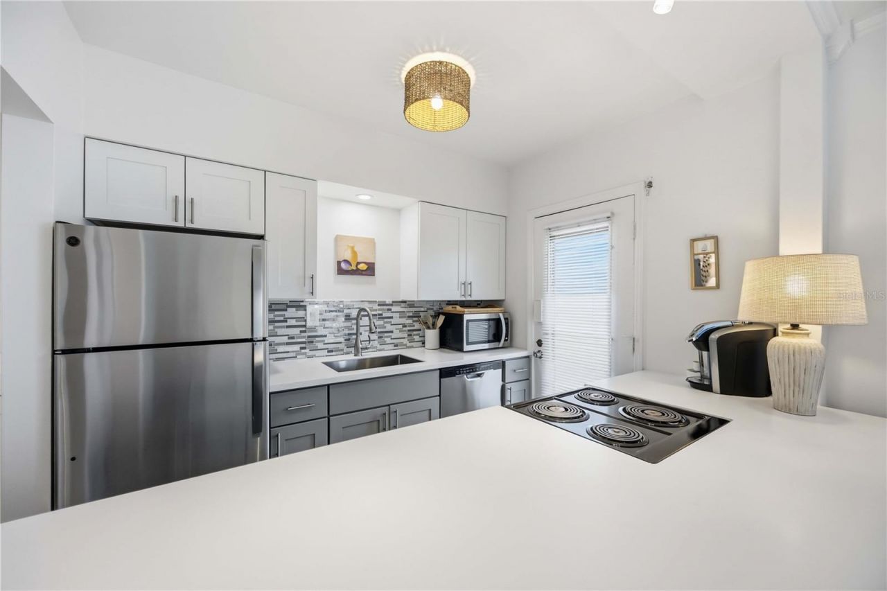 765 John Ringling Boulevard, Unit 5, Sarasota, FL 34236 Photo
