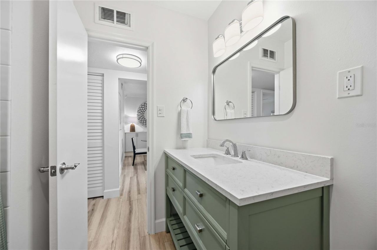 765 John Ringling Boulevard, Unit 5, Sarasota, FL 34236 Photo