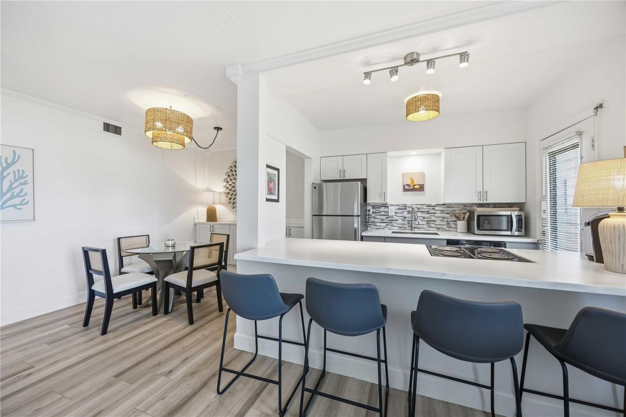 765 John Ringling Boulevard, Unit 5, Sarasota, FL 34236 Photo