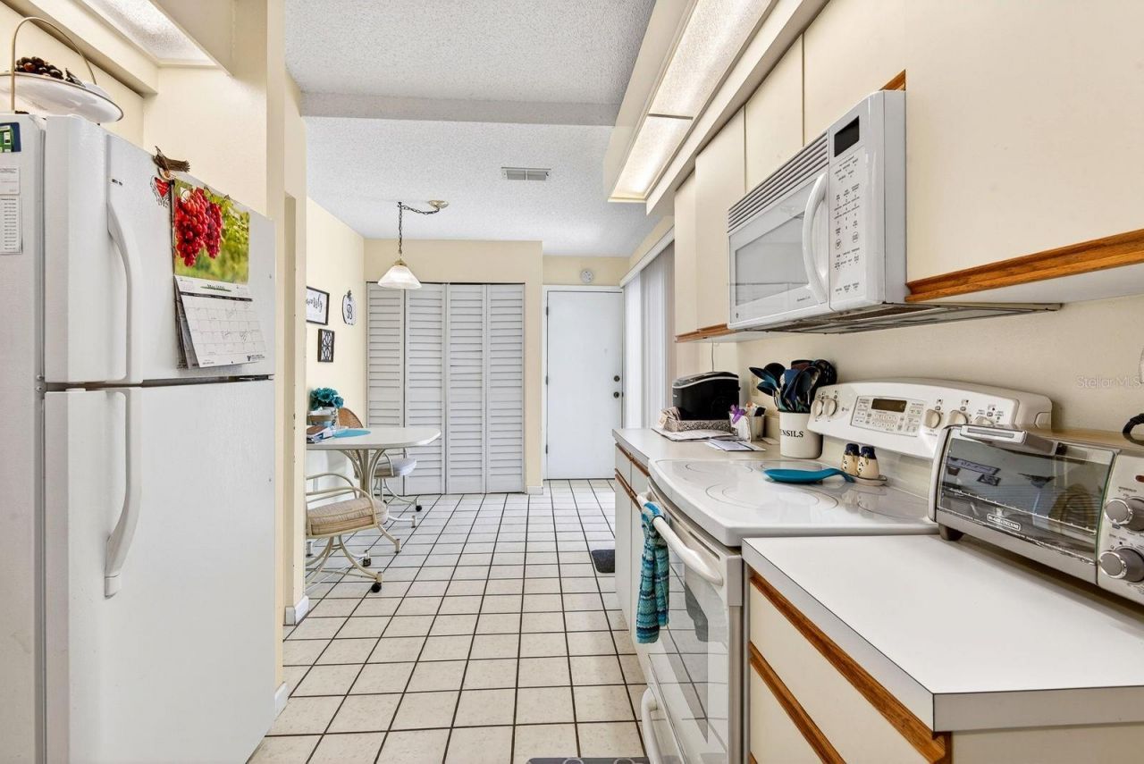 7126 28th Avenue Drive W, Unit 2250, Bradenton, FL 34209 Photo