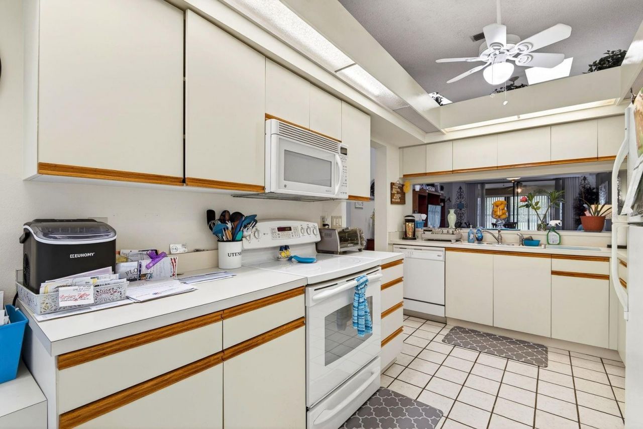7126 28th Avenue Drive W, Unit 2250, Bradenton, FL 34209 Photo