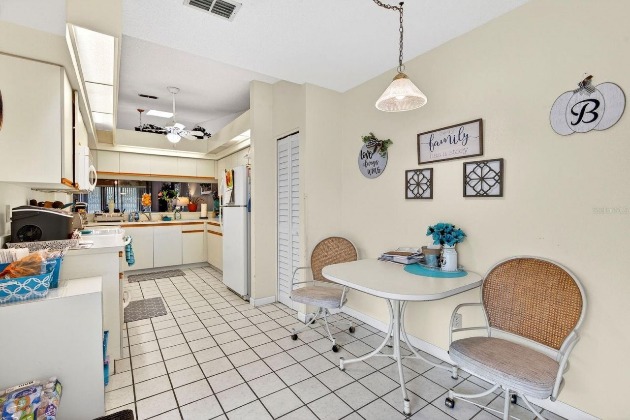 7126 28th Avenue Drive W, Unit 2250, Bradenton, FL 34209 Photo