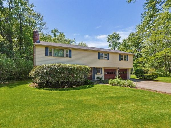 1 Deerfield Ln, Natick, MA 01760