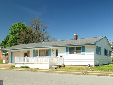 225 TOMB AVENUE, JERSEY SHORE, PA 17740