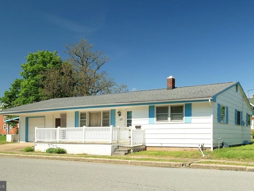 225 Tomb Avenue, Jersey Shore, PA 17740 Main Photo
