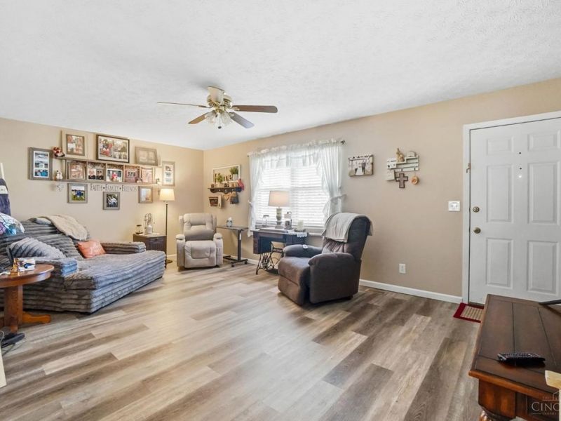 8233 Meadowlark Drive, Carlisle, OH 45005 Photo 7