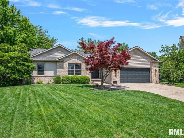 202 HUNTINGTON Road, Chatham, IL 62629
