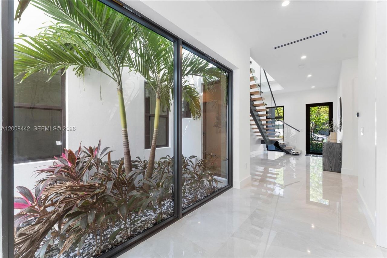 1122 NE 10 , Fort Lauderdale, FL 33304 Photo