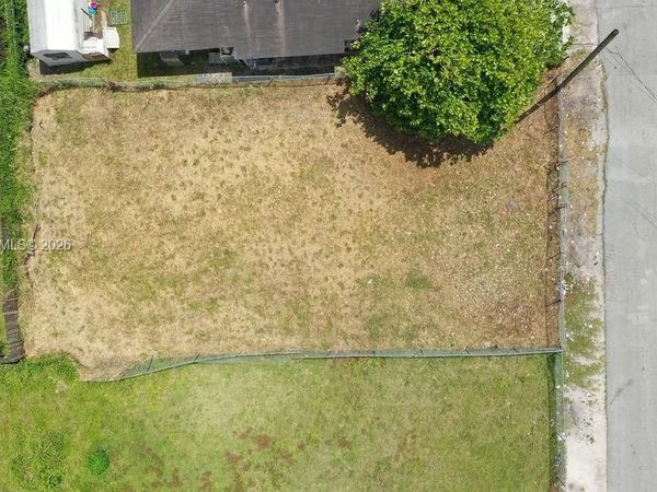 2455 NW 55th street , Miami, FL 33142