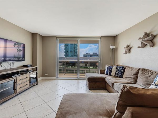 6039 Collins Ave, Unit 936, Miami Beach, FL 33140