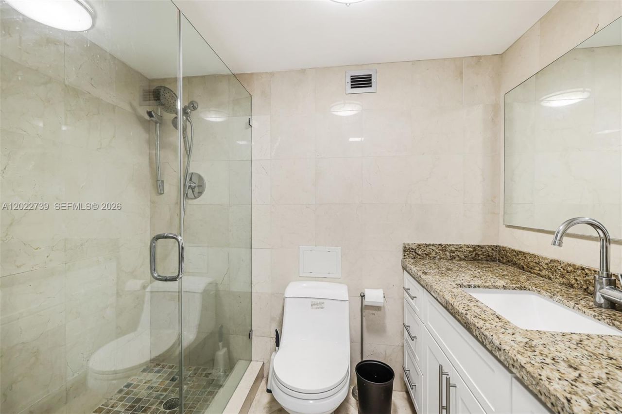 6039 Collins Ave, Unit 936, Miami Beach, FL 33140 Photo