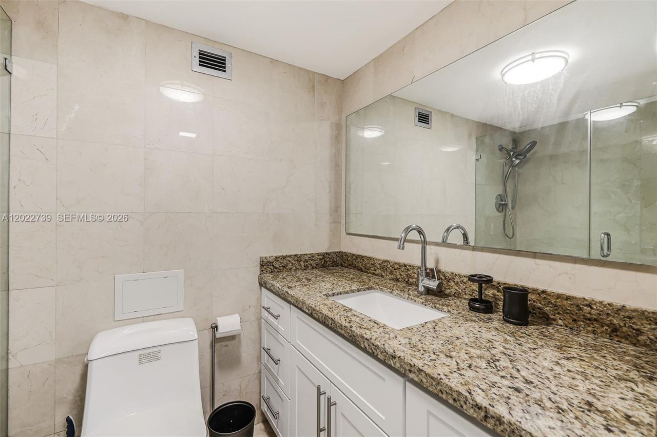 6039 Collins Ave, Unit 936, Miami Beach, FL 33140 Photo