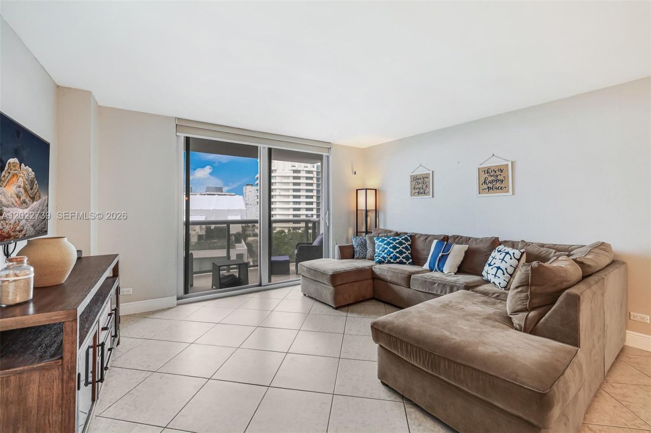 6039 Collins Ave, Unit 936, Miami Beach, FL 33140 Photo