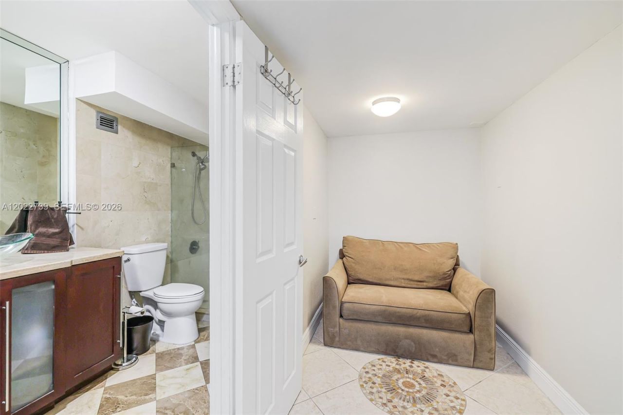 6039 Collins Ave, Unit 936, Miami Beach, FL 33140 Photo