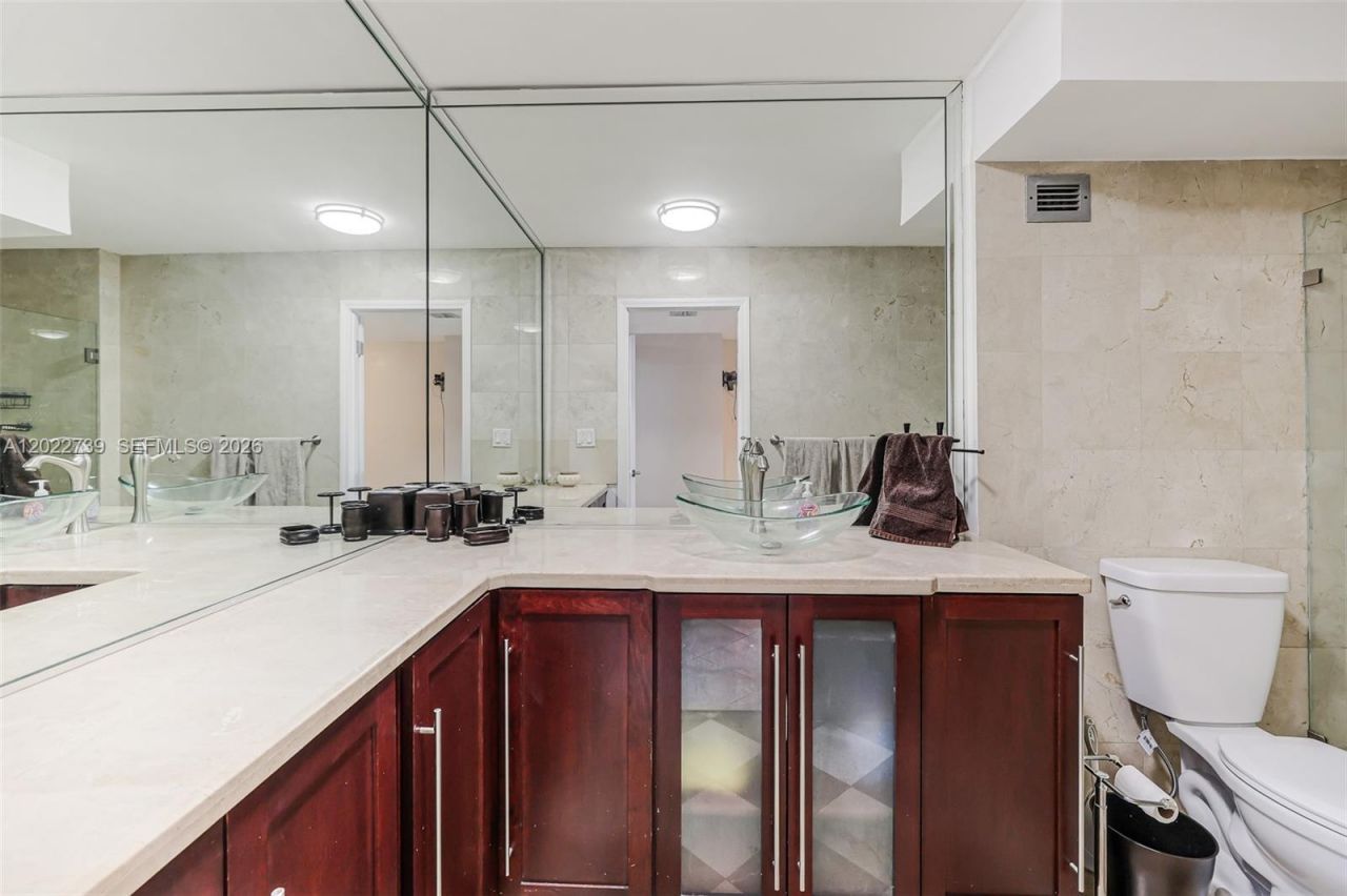 6039 Collins Ave, Unit 936, Miami Beach, FL 33140 Photo