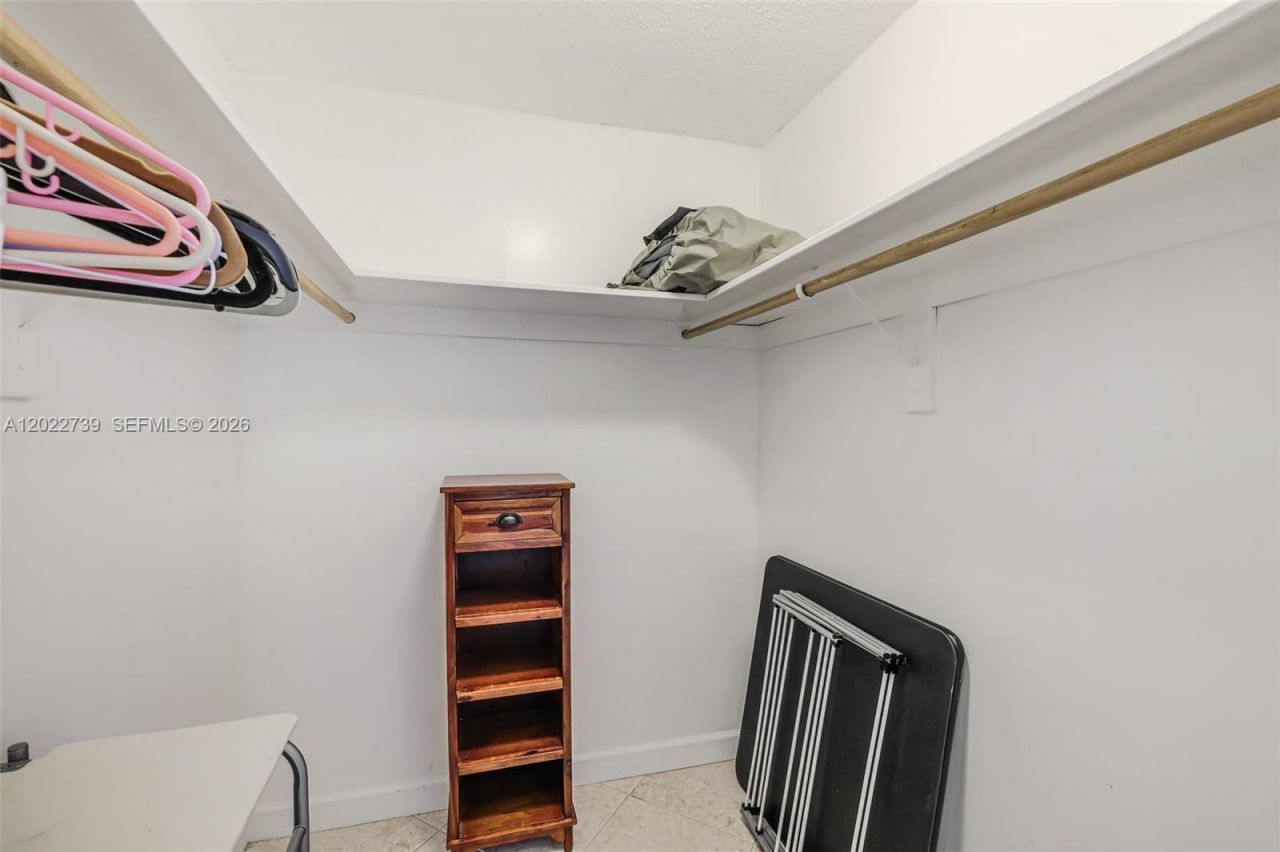 6039 Collins Ave, Unit 936, Miami Beach, FL 33140 Photo